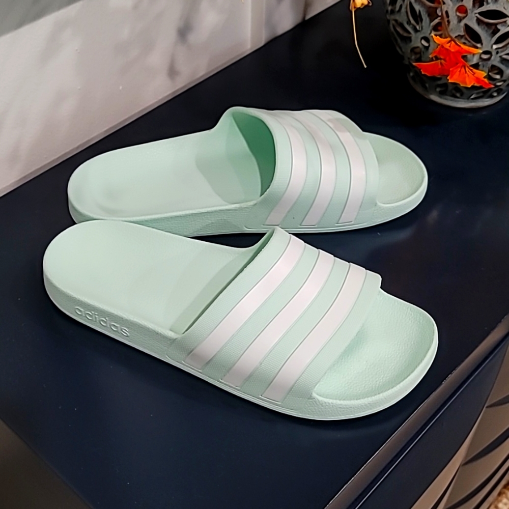 Adidas, Size 9, Mint Green and White Slides